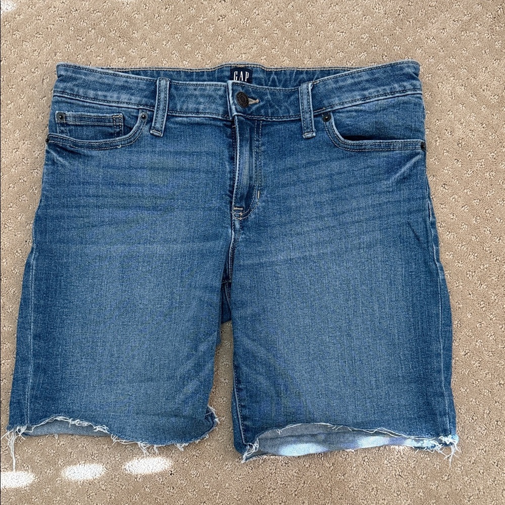 GAP Bermuda Indigo 8" Denim Cutoff Shorts, Medium Indigo, Size 28